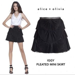 Alice + Olivia Iggy Tiered Lace Mini Skirt (Runs Large)